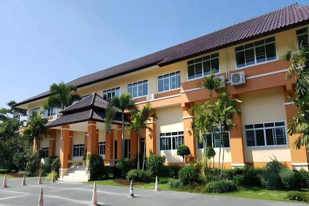 Rajapruek Place Chiang Mai Exterior photo