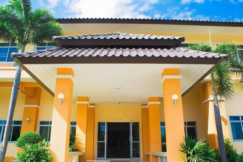 Rajapruek Place Chiang Mai Exterior photo